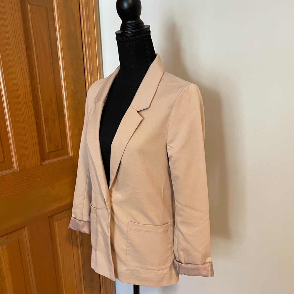H&M beige blazer